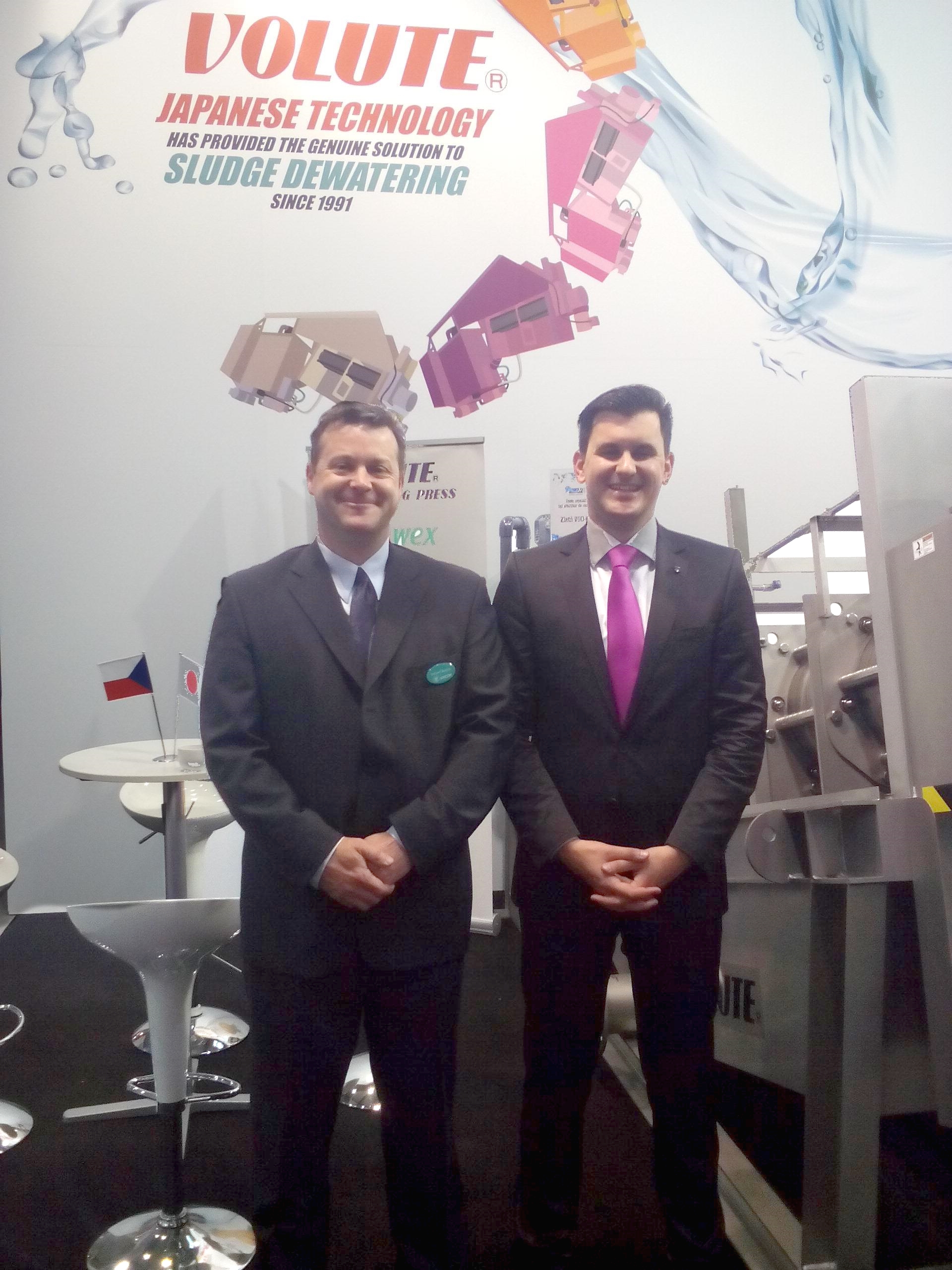 Richard and Jan at VODKA presenting the VOLUTE™ Dewatering press