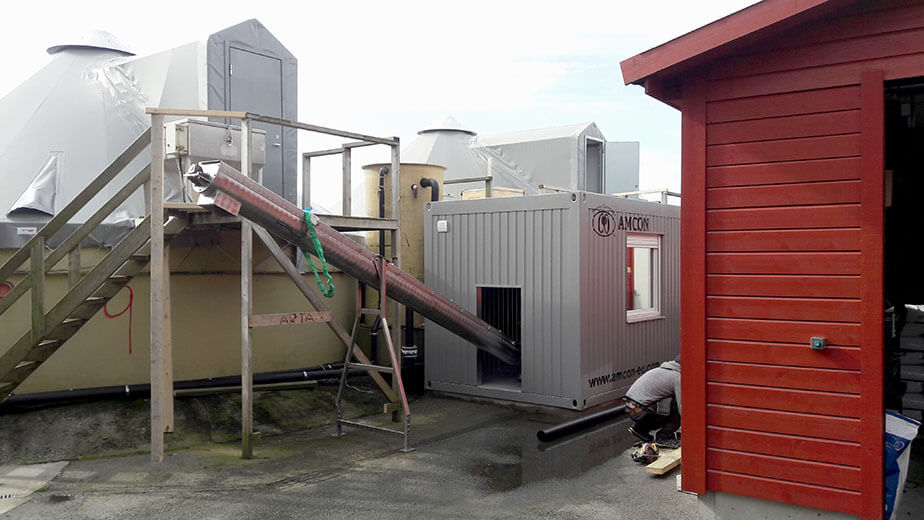 all-in-one-rybi-farma-norsko Odvodňovací lis v kontejneru, Kontejnerové zázemí pro odvodňování kalů na rybí farmě, AMCON Europe s.r.o.