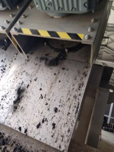 Sludge cake at the outlet