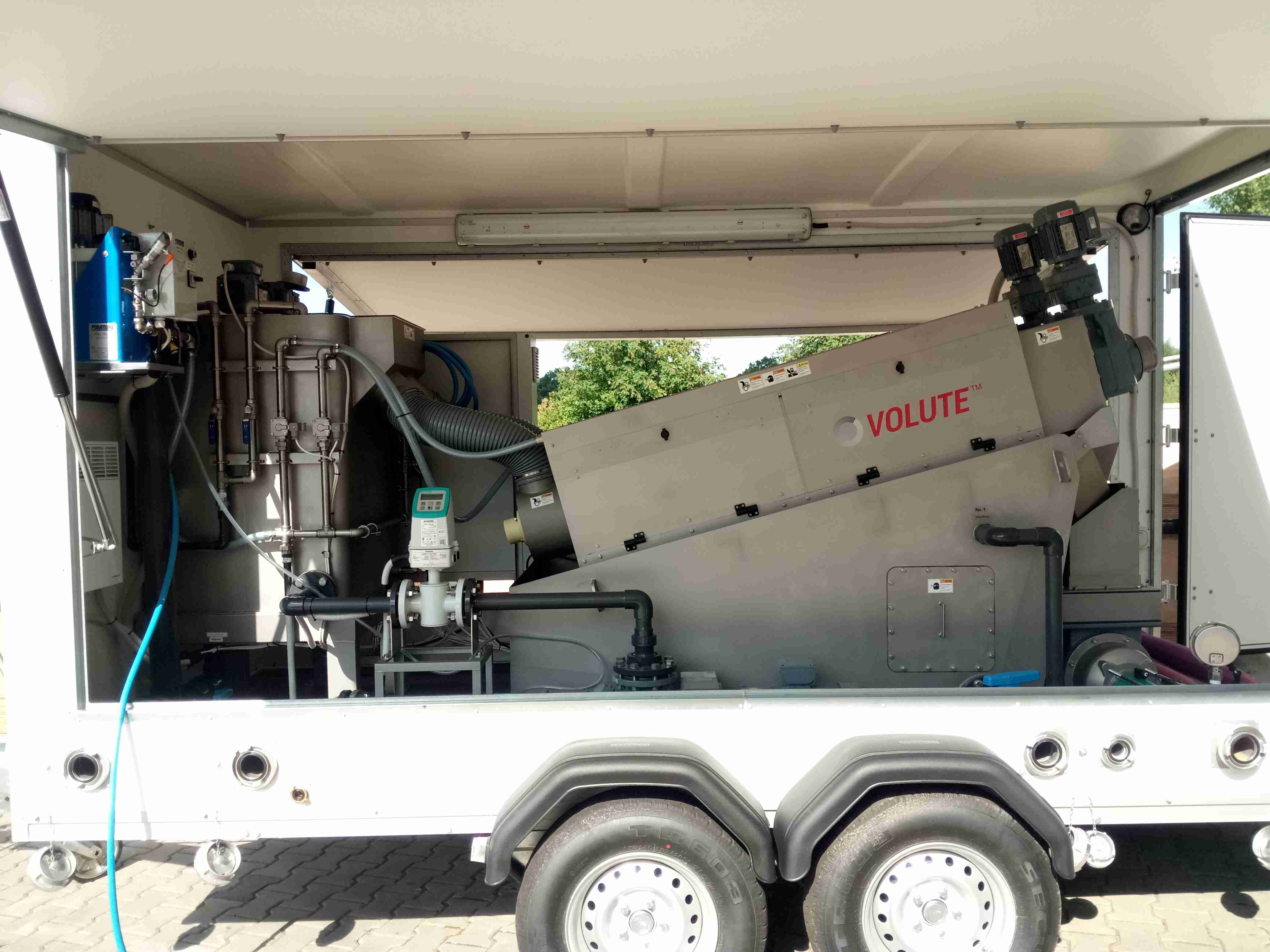 Mobile_dewatering_unit-photo